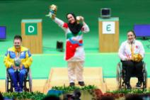 rio-2016-shooting-womens-10m-pistol-sh1-gold-medalist-sareh-javanmardi-from-iran-paralympic-games-in-rio-de-janeiro-brazil-foto-financialtribune-com