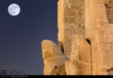 Supermoon in Persepolis, Iran (Photo credit: IRNA)